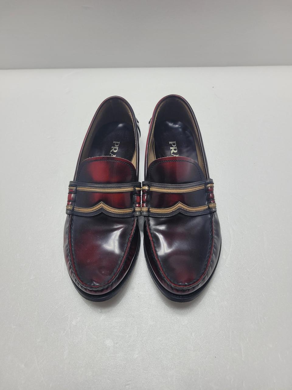 PRADA 정품 (프라다) 멋스러운 로퍼 260