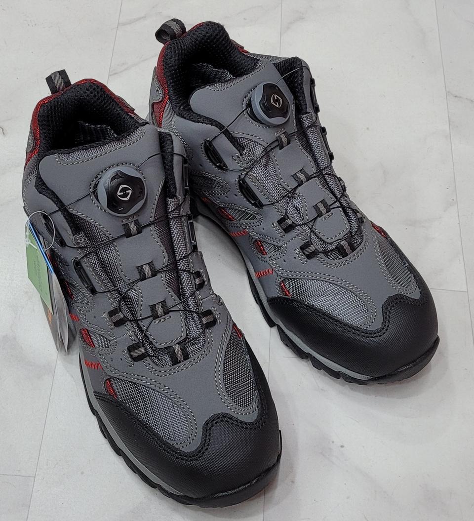 잔디로다이얼안전화 255사이즈새상품