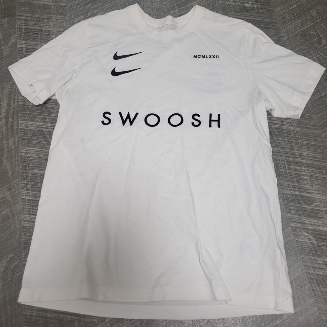 나이키 더블스우시 화이트 반팔티 L
