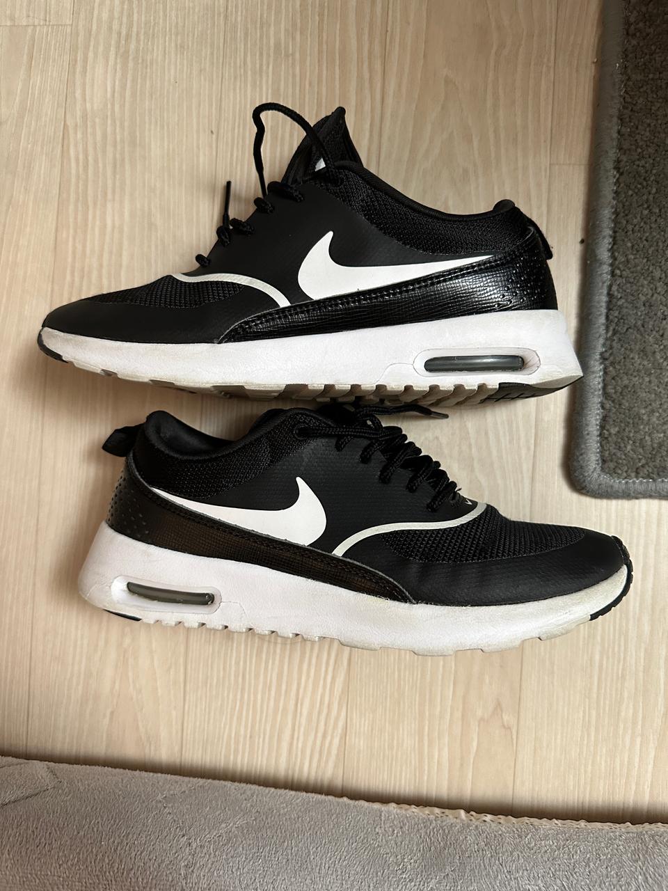 나이키 나이키 에어맥스테아 235 상태좋음