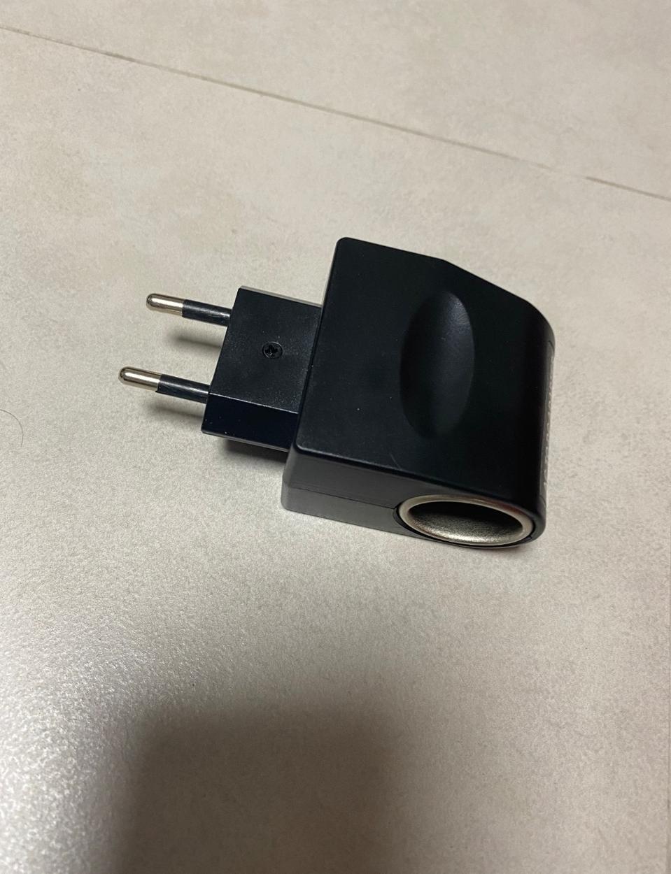 (새상품-새로운) 자동차 장치용 어댑터 220V->12V