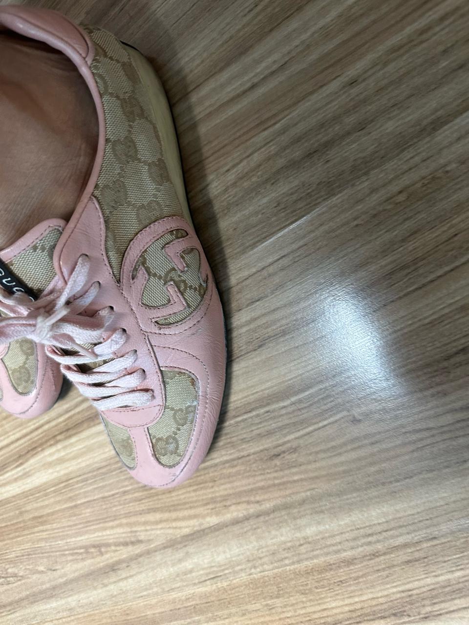 구찌. 운동화 정리해요