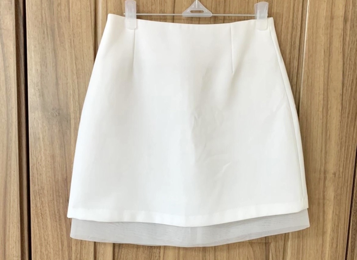흰색 지퍼치마(착샷있음)