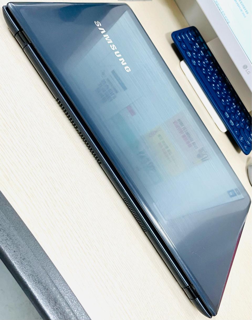 깨끗한 삼성 네이비 얇은 노트북 팝니다