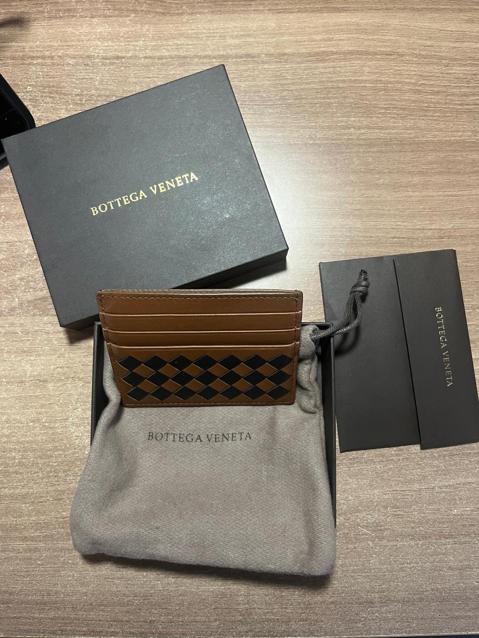 보테가베네타 인트레치아토 카드지갑 A급