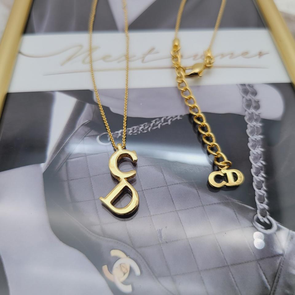 디올 목걸이 CD 펜던트