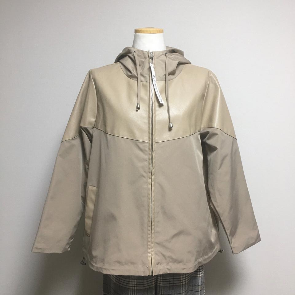 [미착용] 베이지색 바람막이