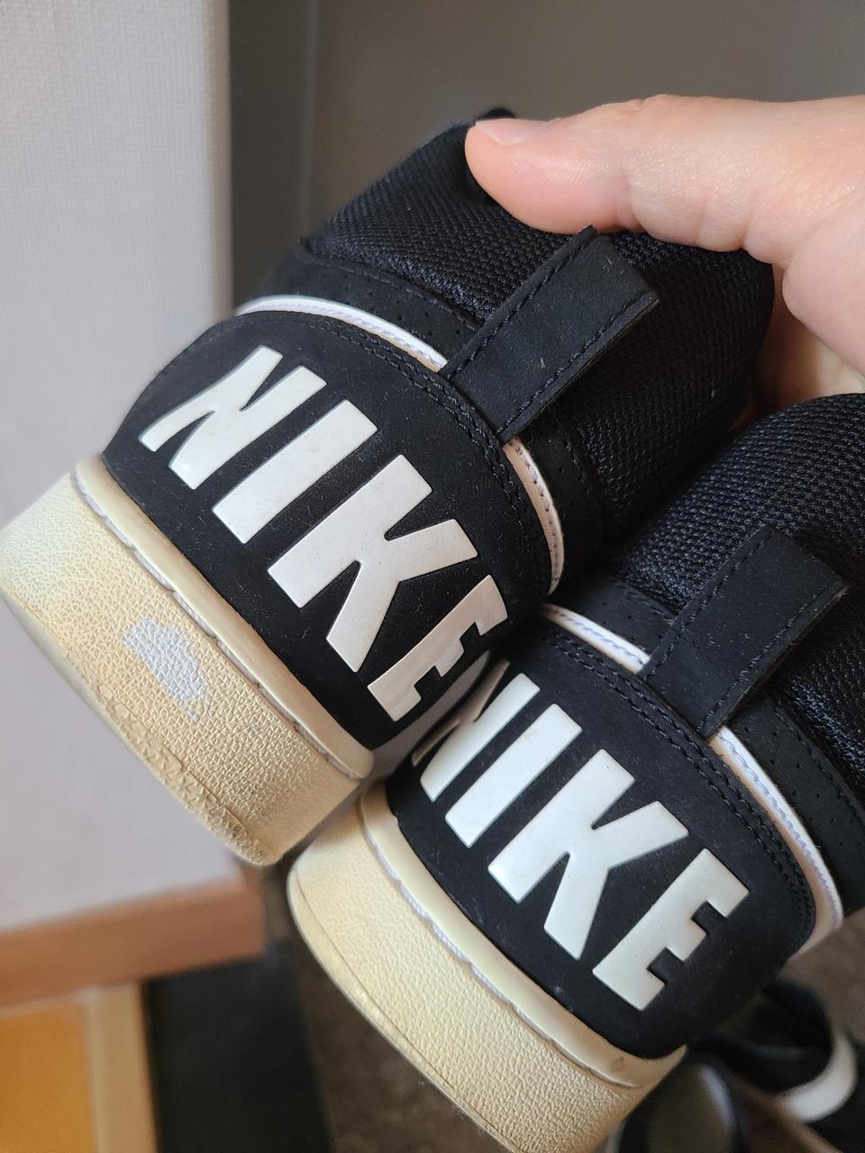 나이키 코트브로우 미드블랙 판매합니다.