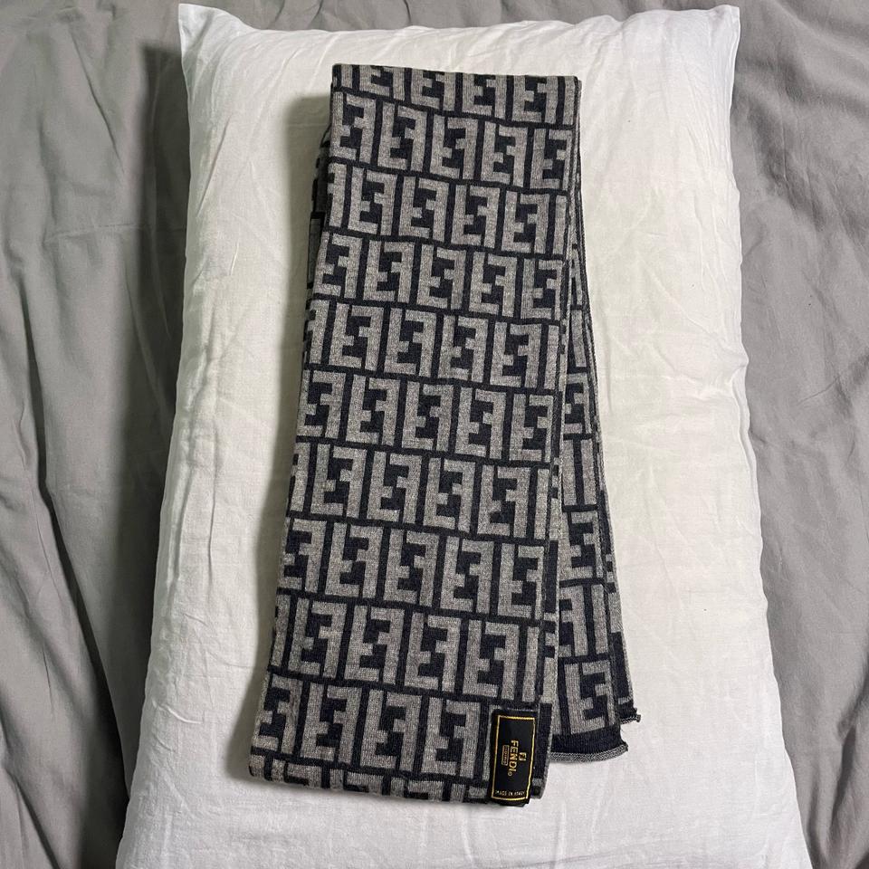 펜디 모노그램 울 머플러