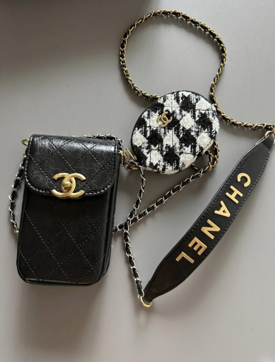 새상품 샤넬 vip 기프트 크로스 폰홀더백 한정판