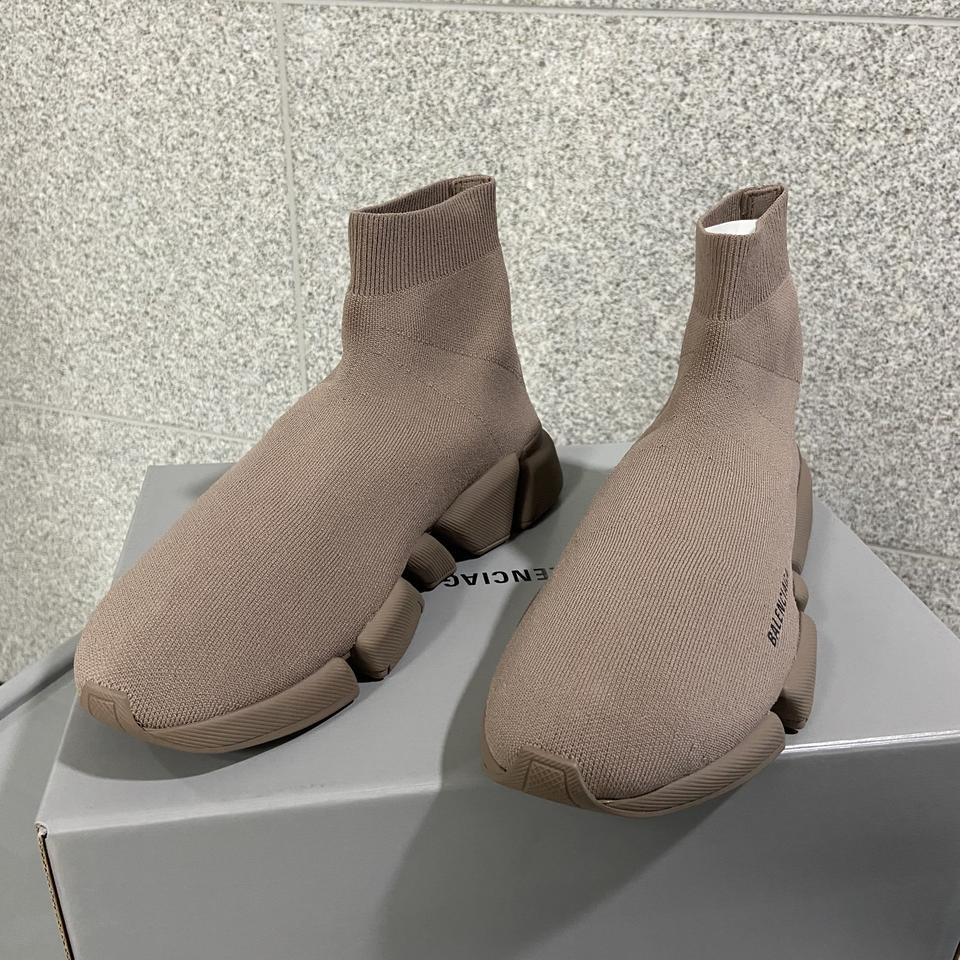 발렌시아가 스피드러너 42사이즈