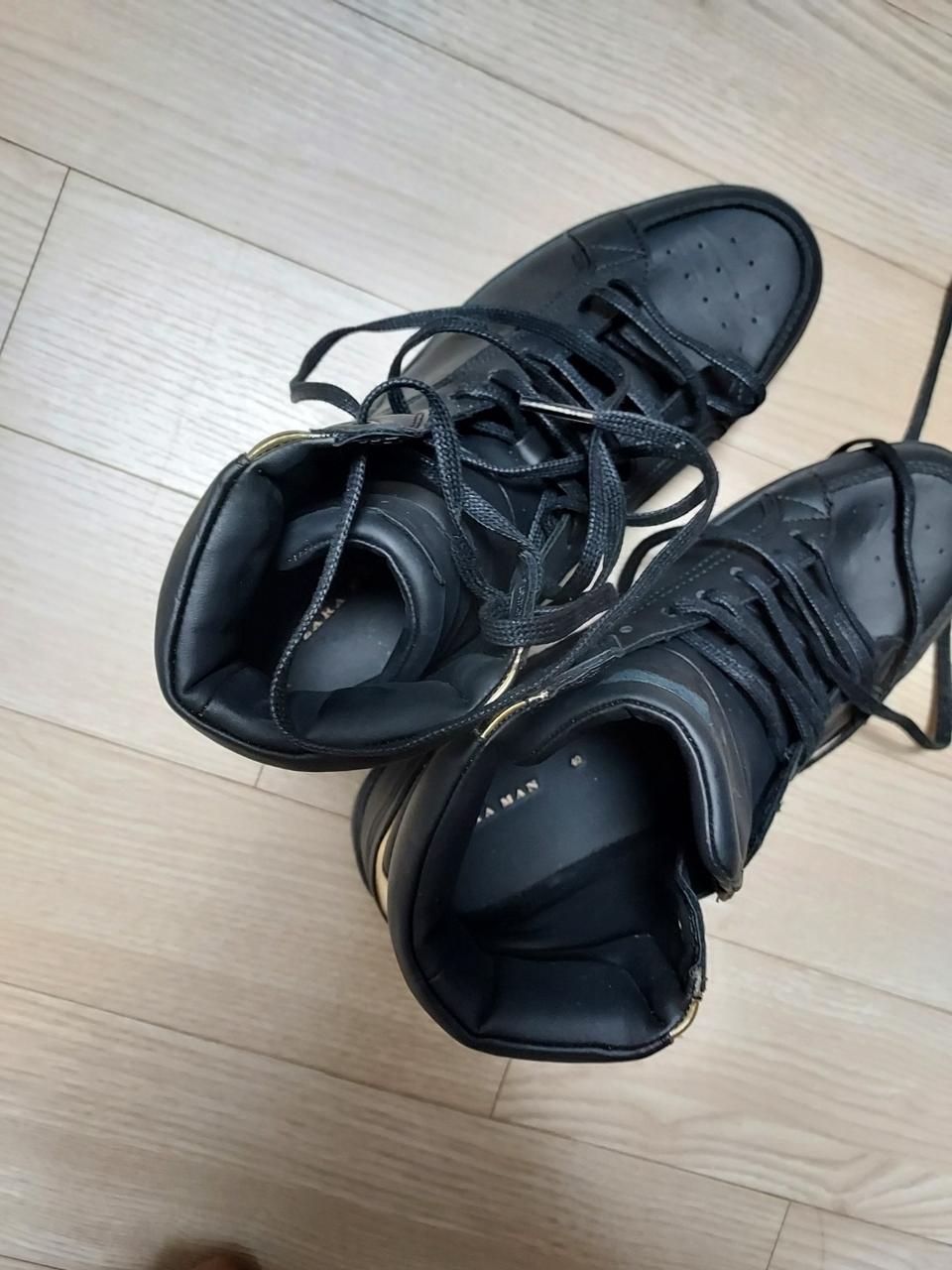 자라(ZARA) 운동화 260 사이즈 새상품 팝니다