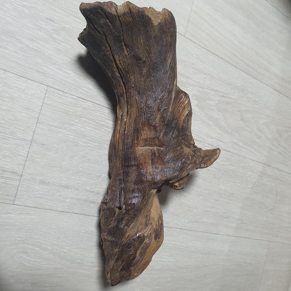 고급침향 원가이하 판매합니다. 마지막 두덩어리