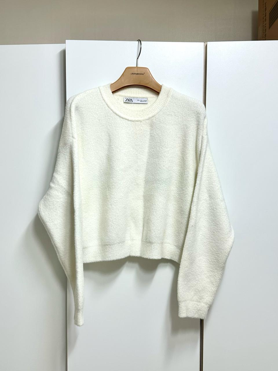 zara 화이트 반크롭 니트 size.L (반택포)