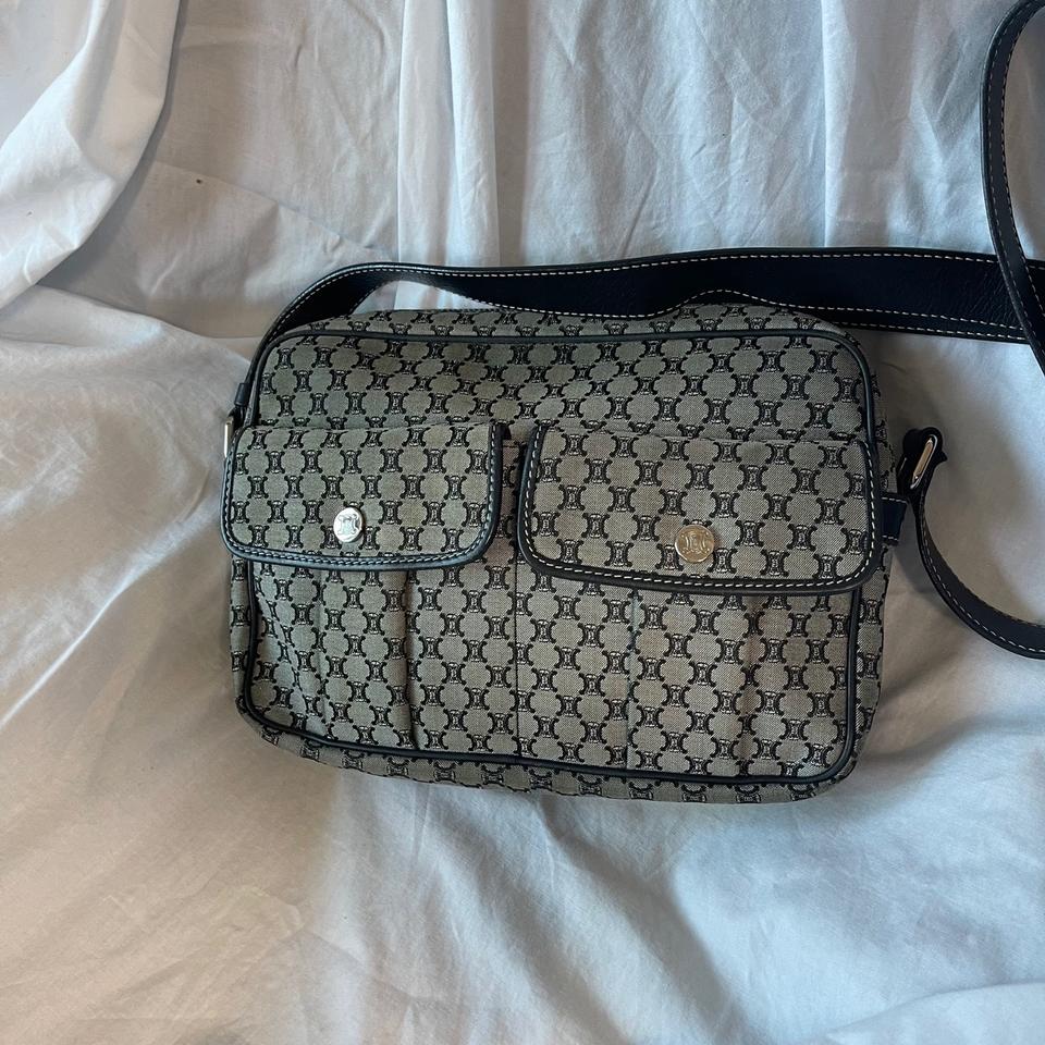 정품 셀린느 트리오페 캔버스 더블 포켓 크로스백