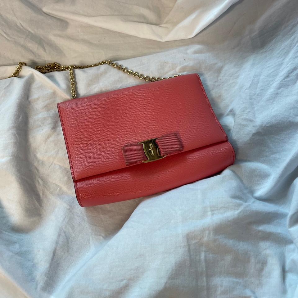 정품 페라가모 금장 간치니 바라 포켓 플랩 크로스백