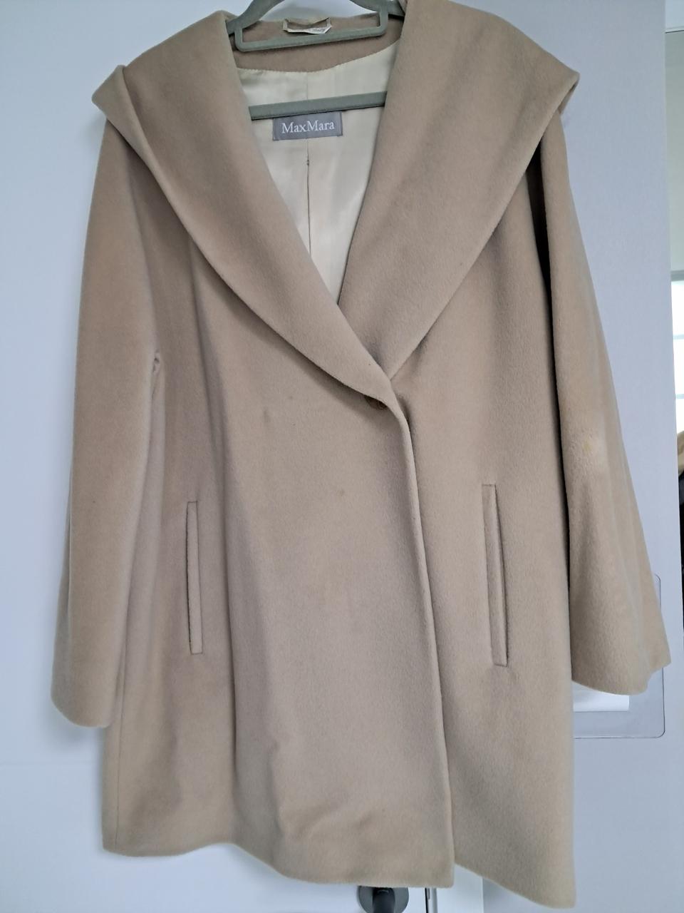 금방 추워 집니다. 정품 막스마라 울 하프 후드코트 파격가 판매.