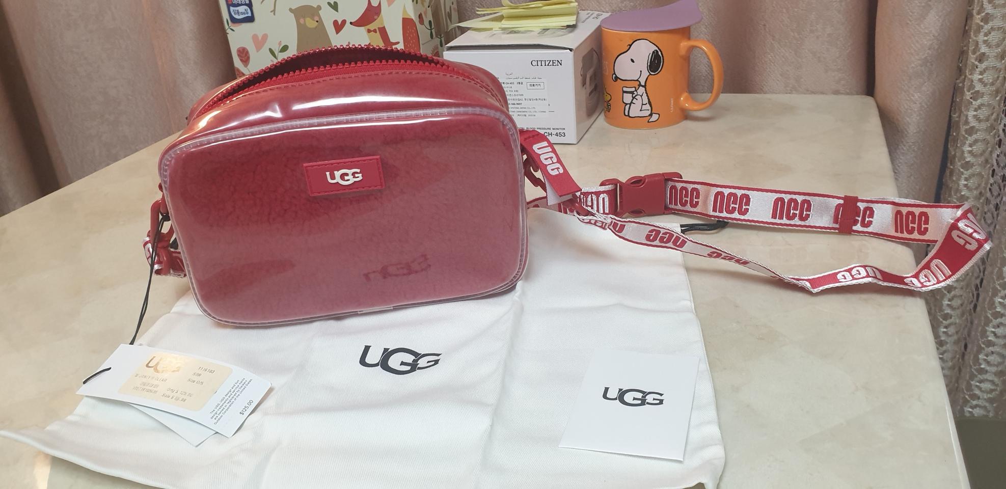 정품어그여자크로스백