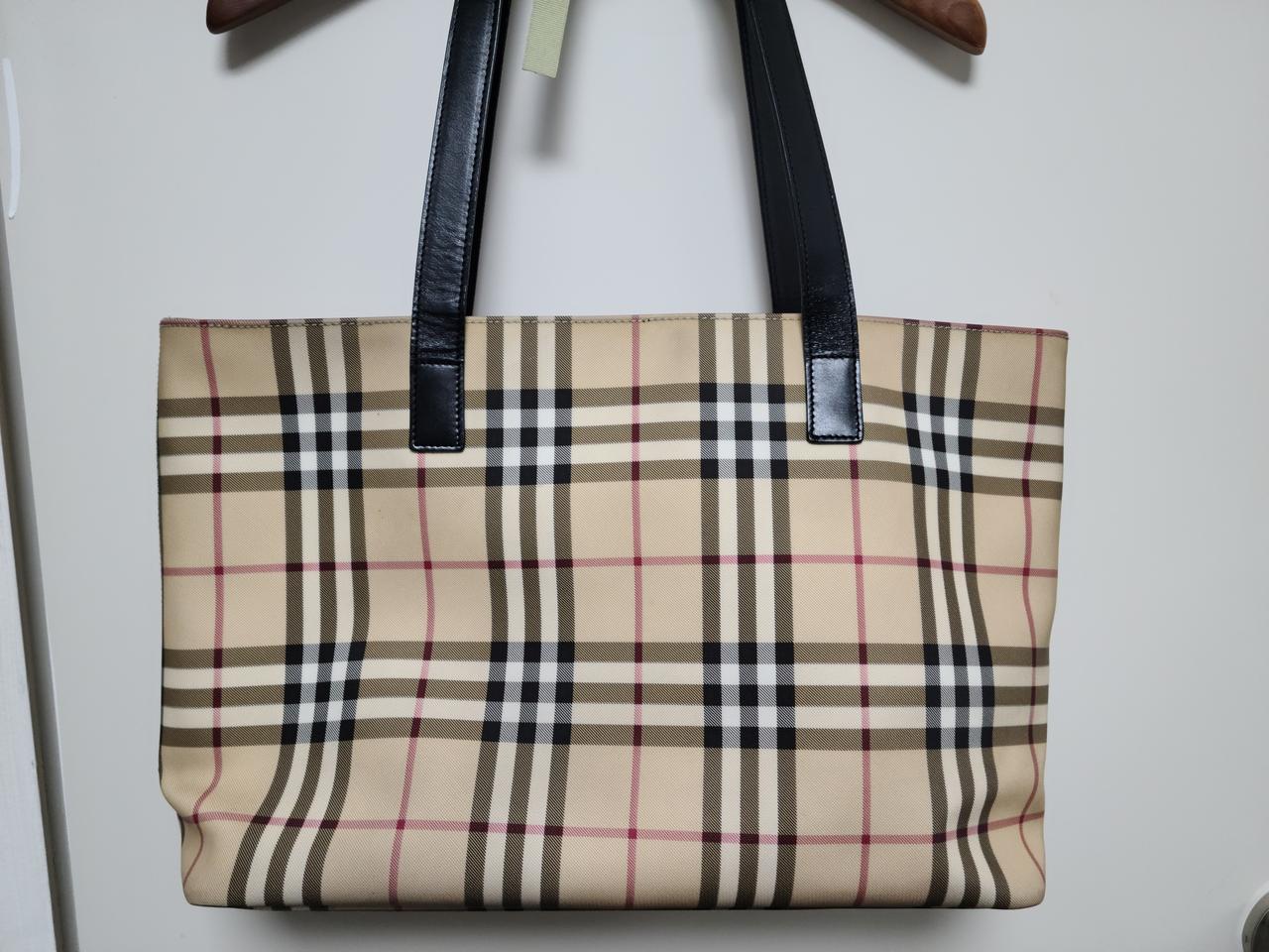 버버리가방 노트북가능 쇼퍼백 사용감적음