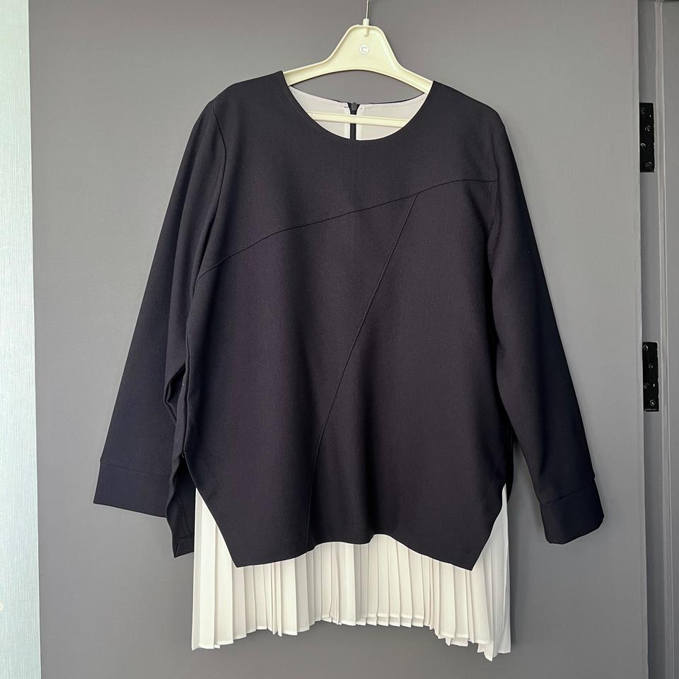 뒷지퍼 롱 블라우스 판매합니다.