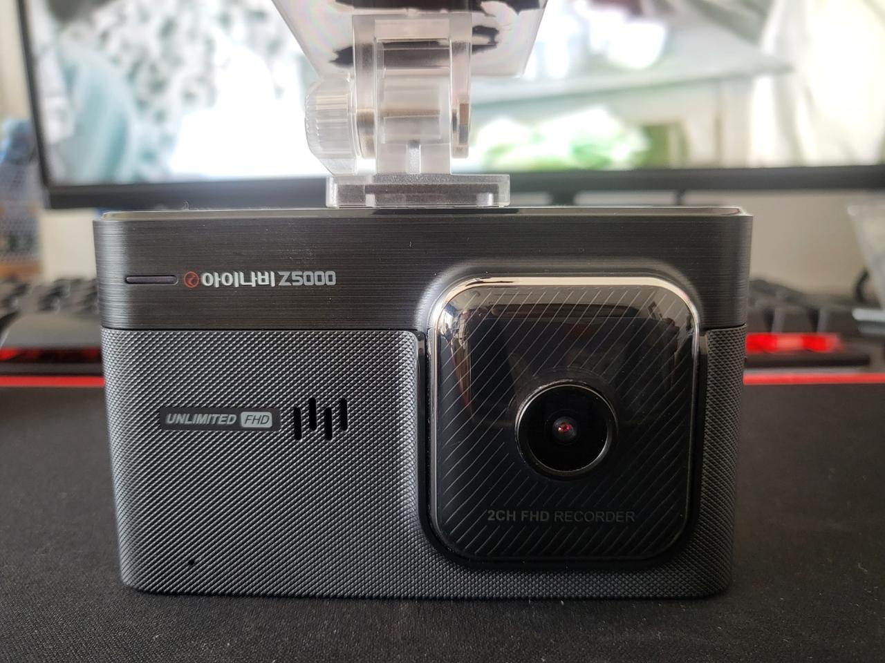 블랙박스 2채널 아이나비 Z5000 FHD 32GB 팝니다. 2911B