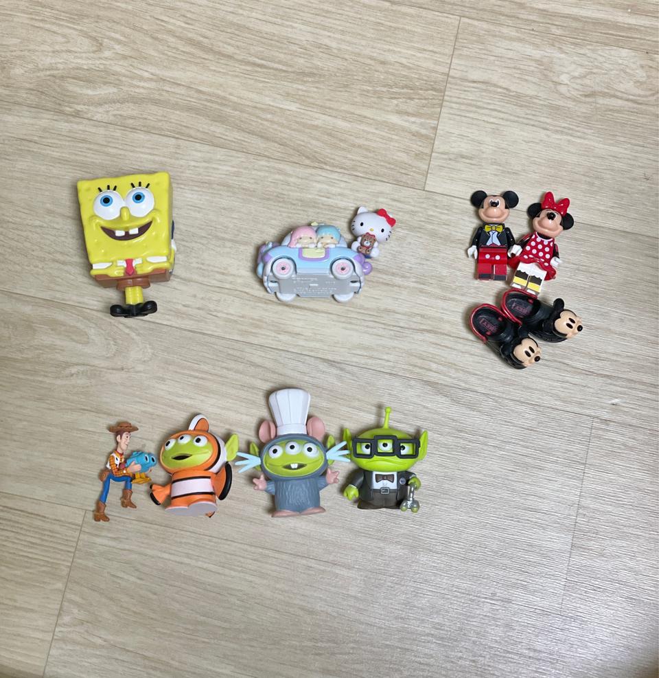 토이스토리 알린 스폰지밥 미키 디즈니 트윈스타 토미카 피규어
