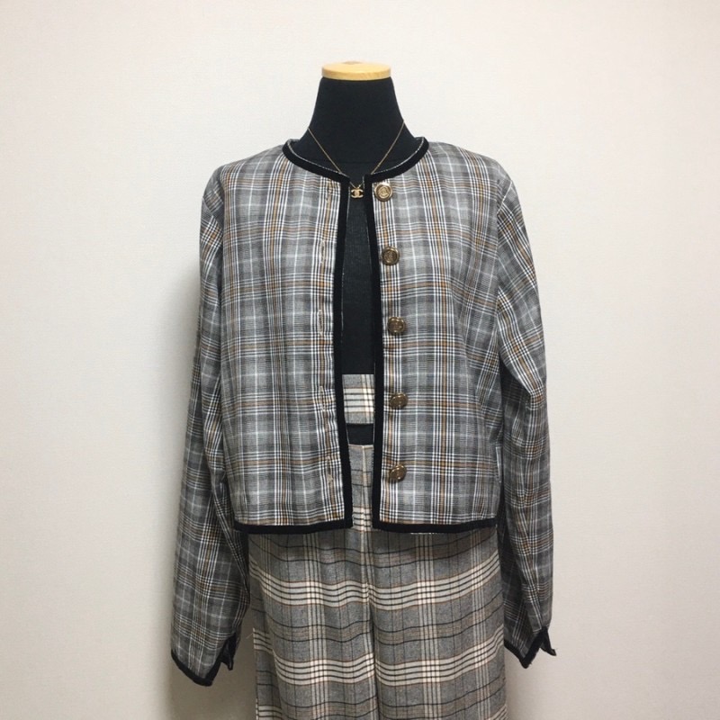 회색 체크가디건