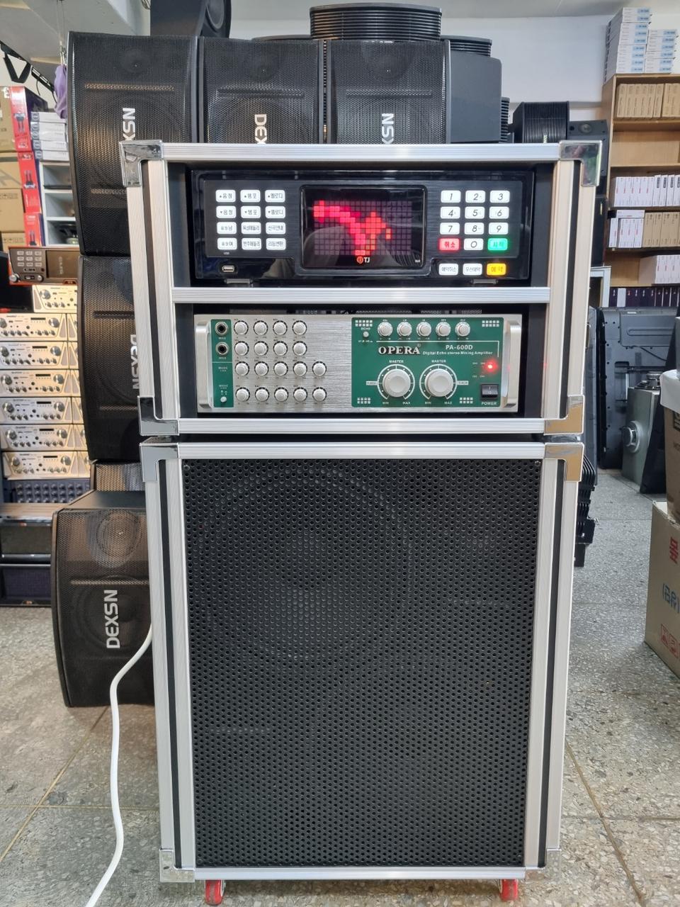 B60 이동형 노래방기기 세트 판매합니다.