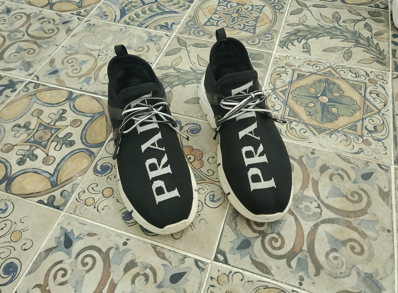 프라다 스니커즈 팔아요