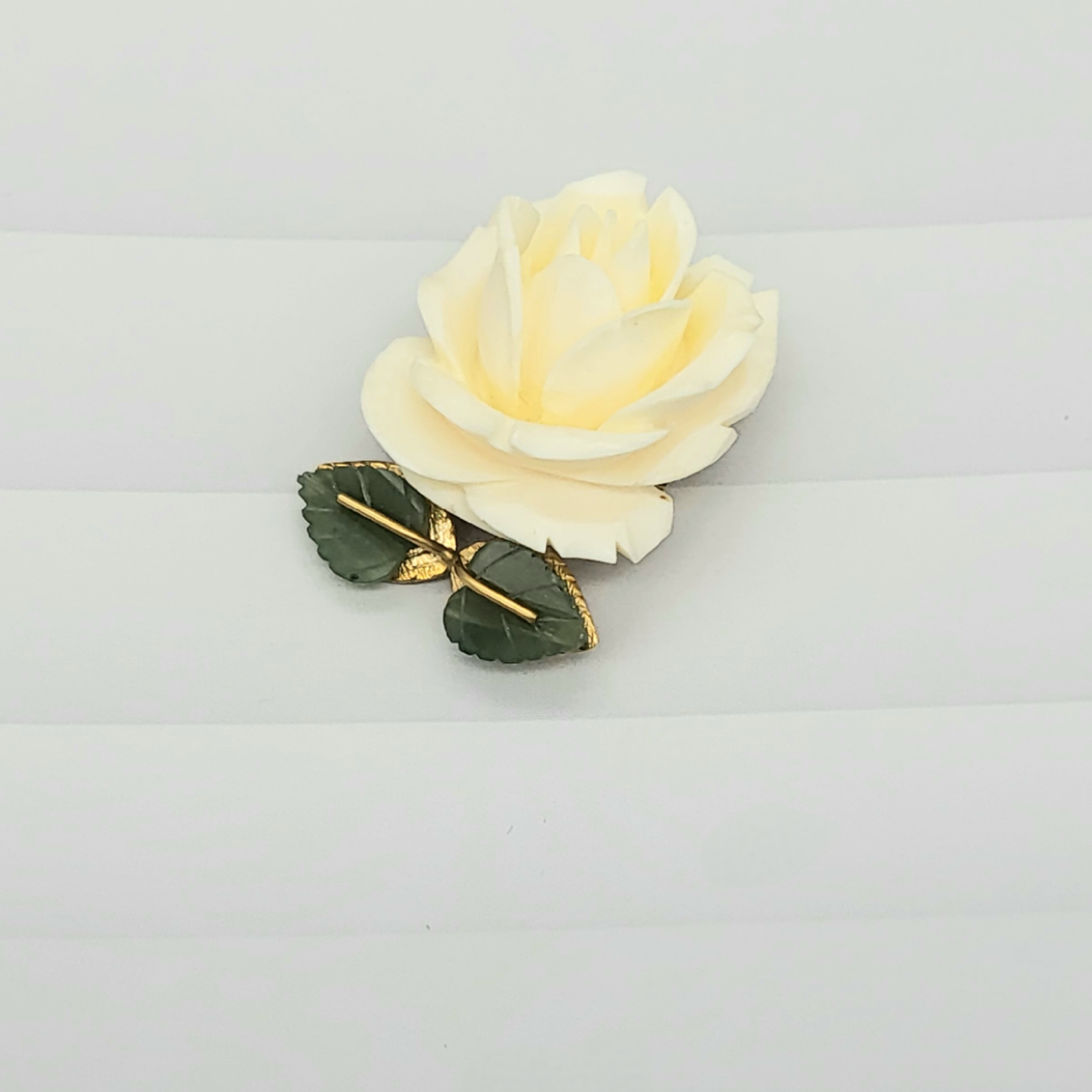 [중고] 빈티지웰스 아이보리 로즈 브로치