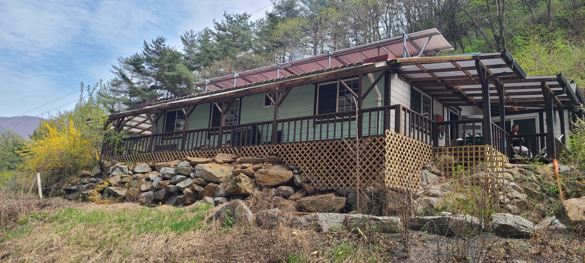 평창군 대화면 해뜰마을길 단층1층 방5개 화장실2개 땅197평 건평50평