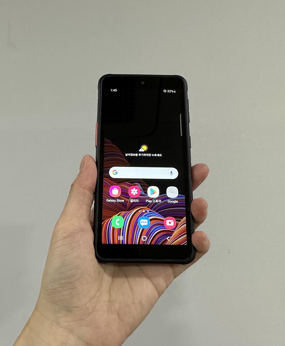 X커버 블랙 64기가 A급 판매합니다.