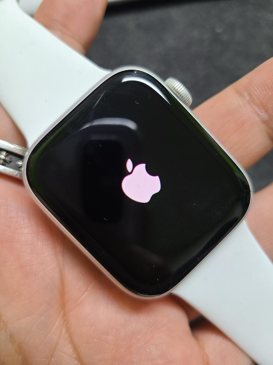 애플워치SE 44MM 실버 GPS 상태SSS 싸게팜 21만원!!