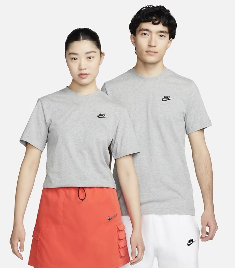 (새상품 무료배송) 나이키 남녀공용 스포츠웨어 클럽 회색 티셔츠