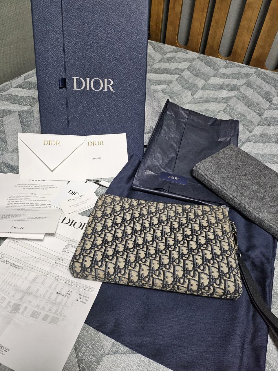 디올 아이패드 클러치 (상태 좋음)