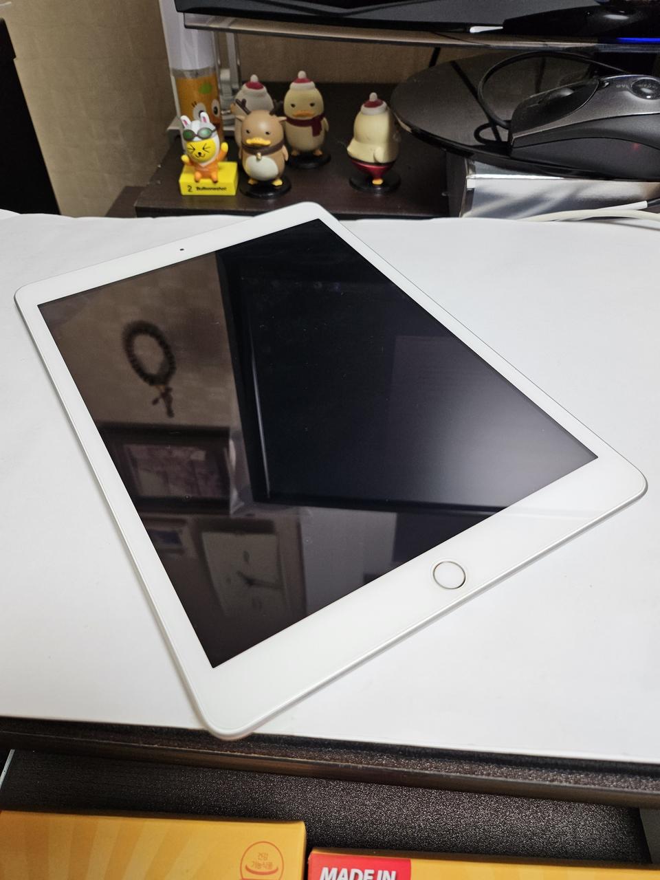 아이패드 8세대 32기가 wifi 팔아요