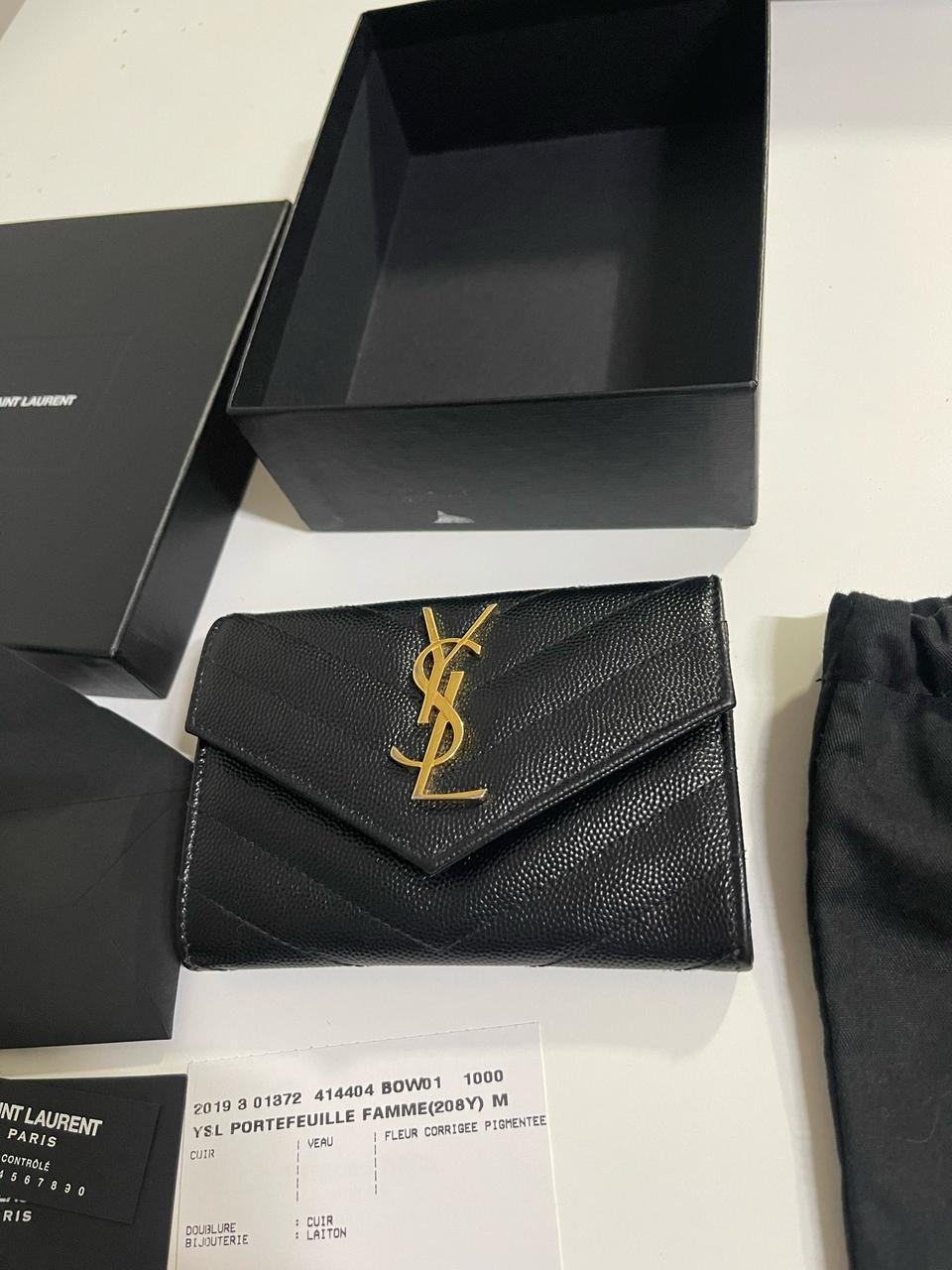 생로랑 카산드라 마틀라세 스몰 엔벨로프 중지갑