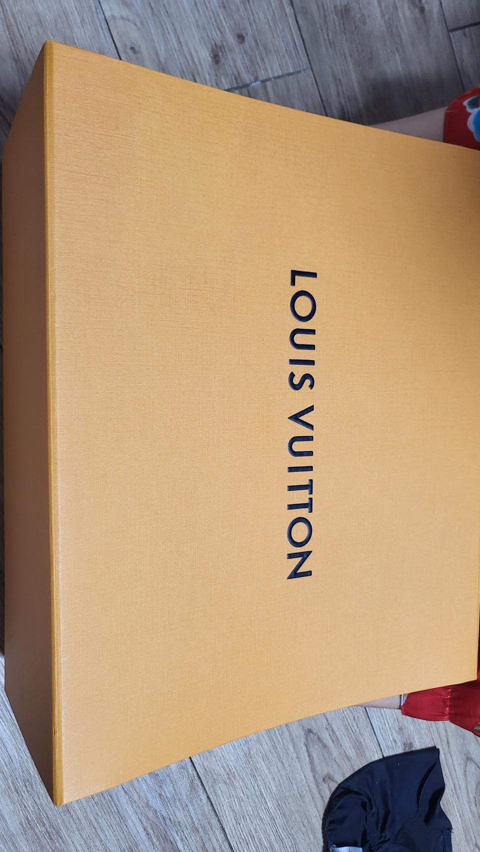 루이비통 카퓌신 BB M94755 미사용