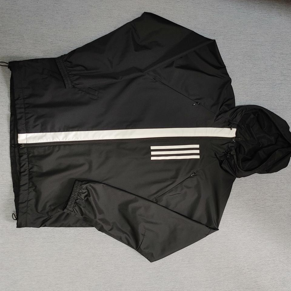 아디다스 바람막이 L사이즈 판매합니다.