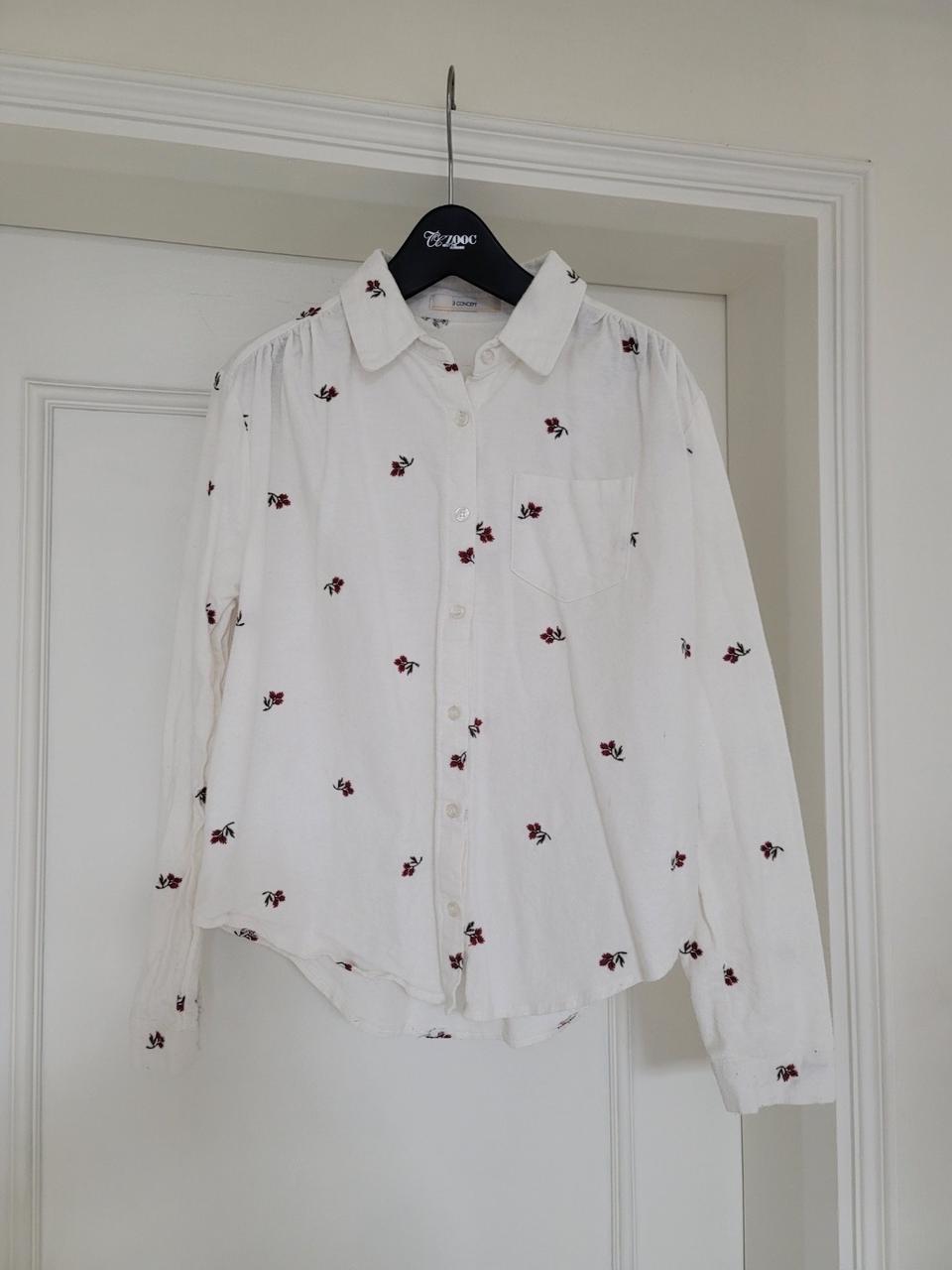 깨끗한 블라우스, 티셔츠