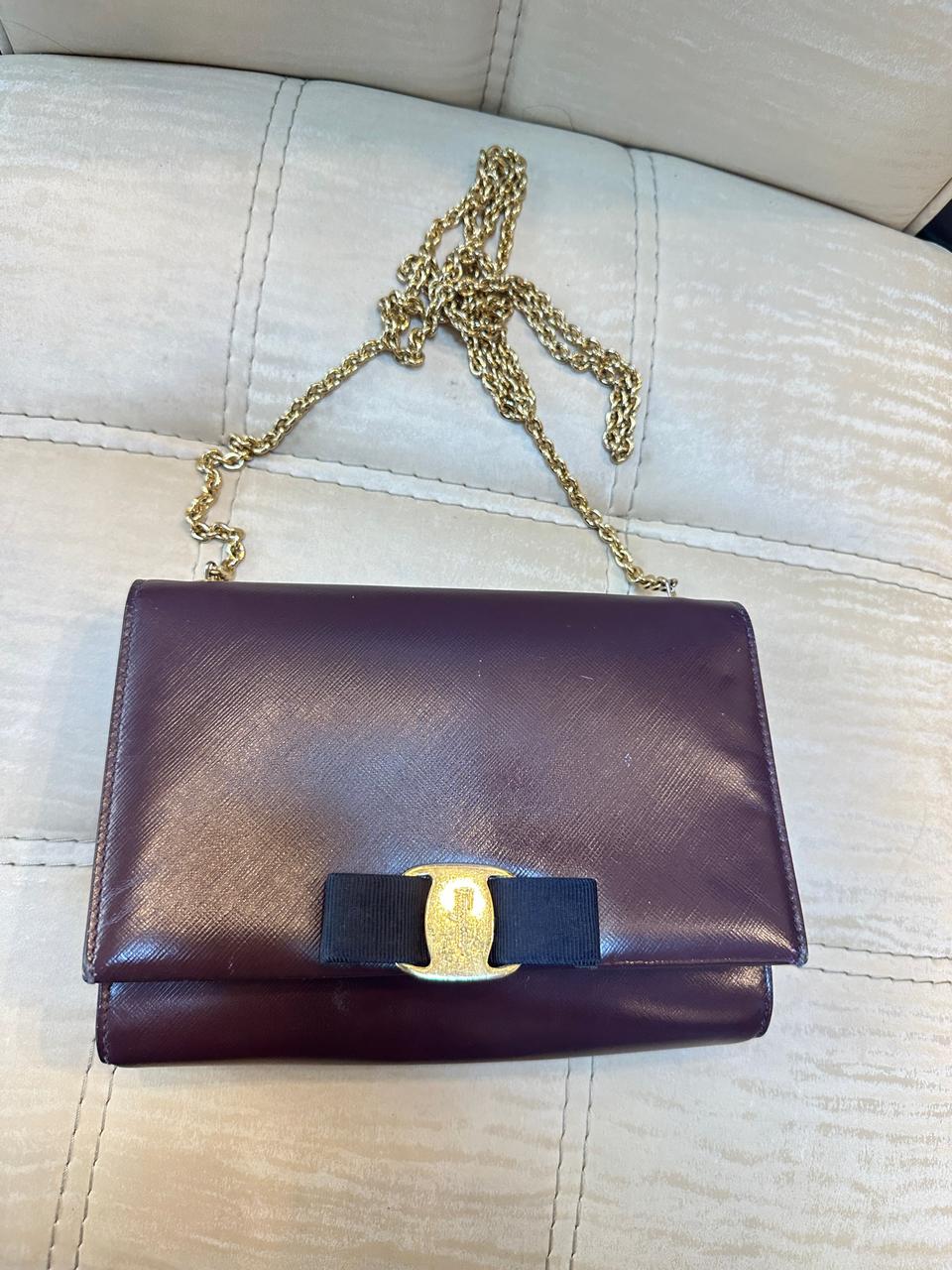 정품 페라가모 가방 미니백 크로스백 가로19