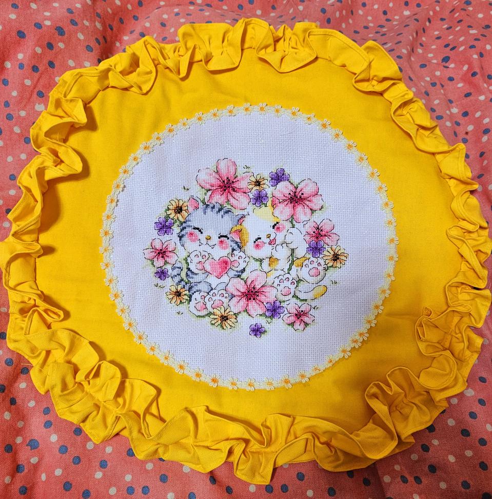 꽃고양이 십자수원형40쿠션완성품