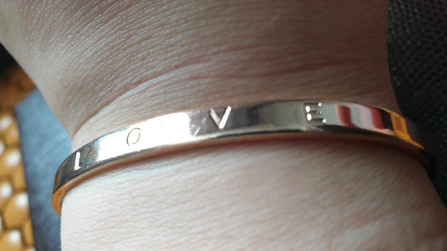 러브팔찌팔아요.링팔찌에요.미사용새제품이세요