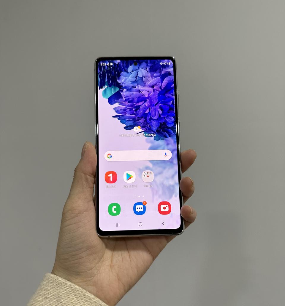 S20FE 화이트 128기가 판매합니다.