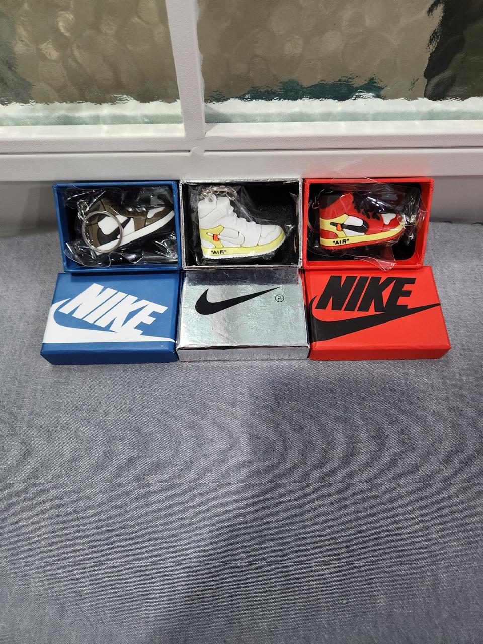 나이키 키링 반밦 이하로 정리 합니다