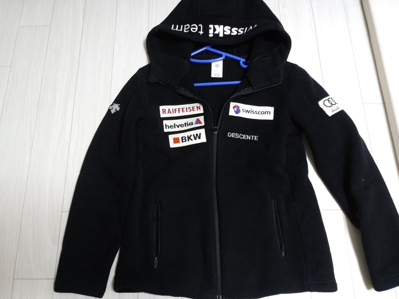 데상트 공용 플리스자켓(택배비포함가격)