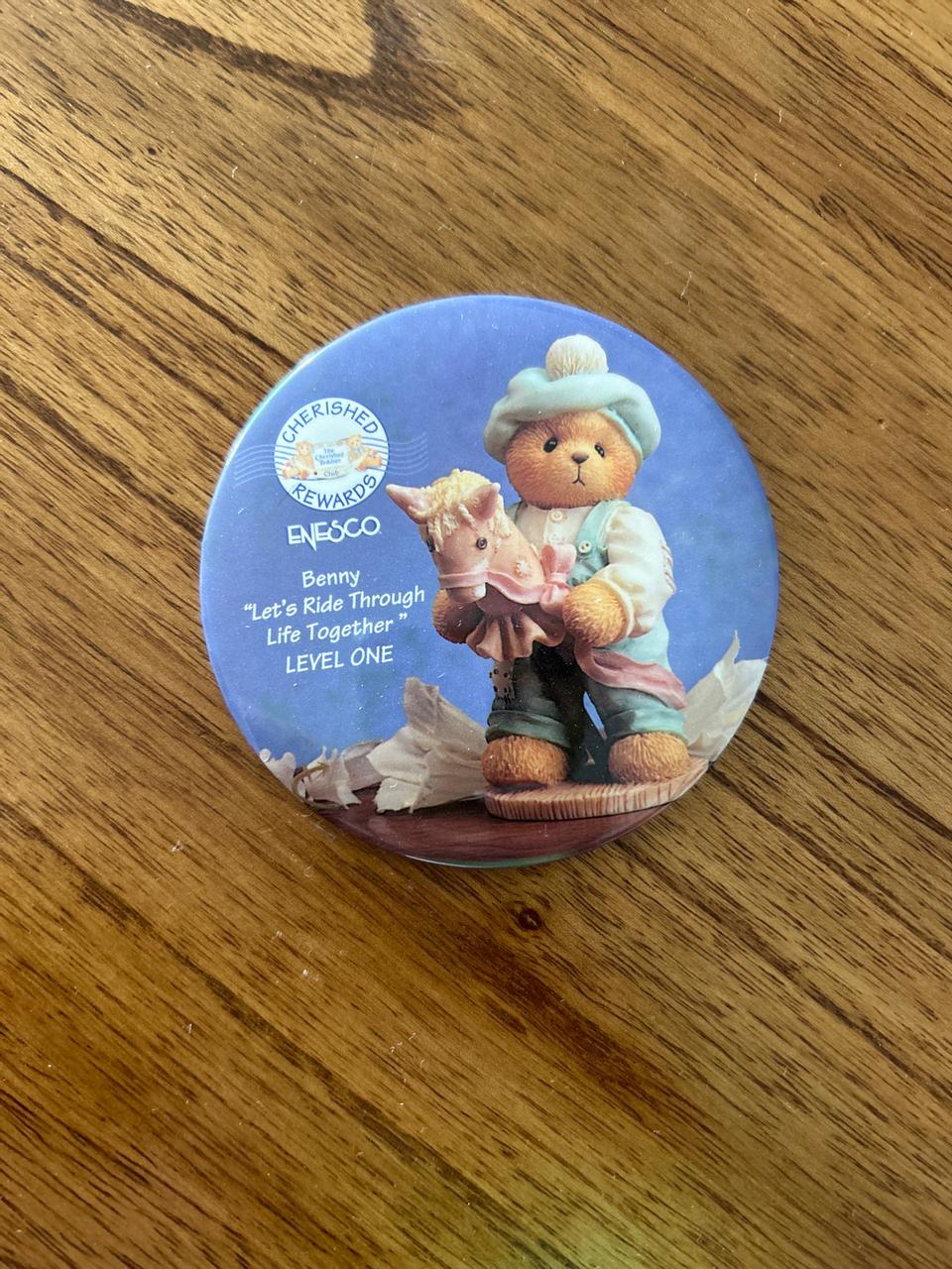 체리쉬드 핀뱃지