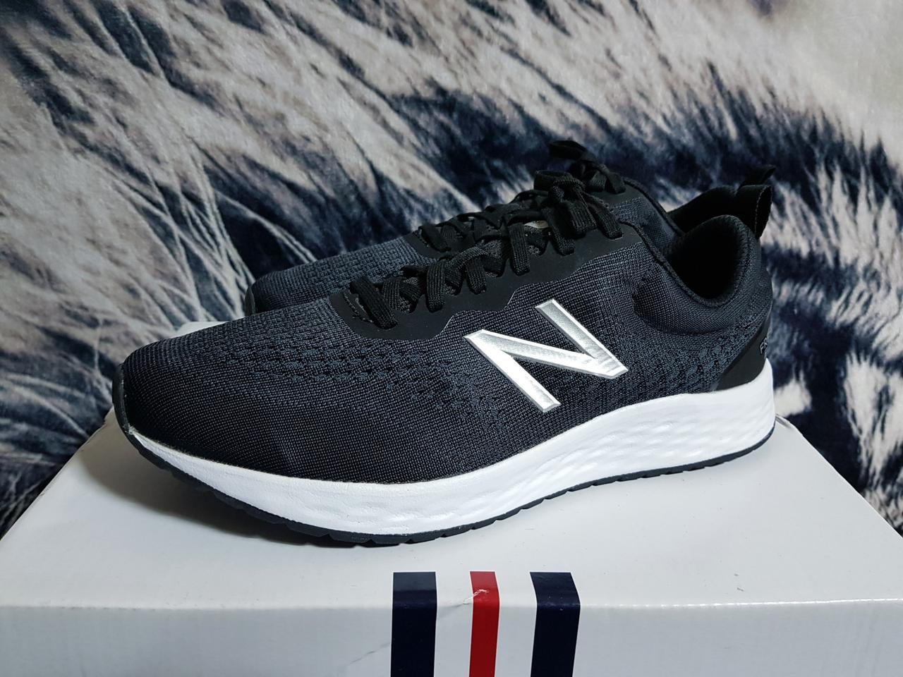 250) 뉴발란스 런닝화 MARISLB3
