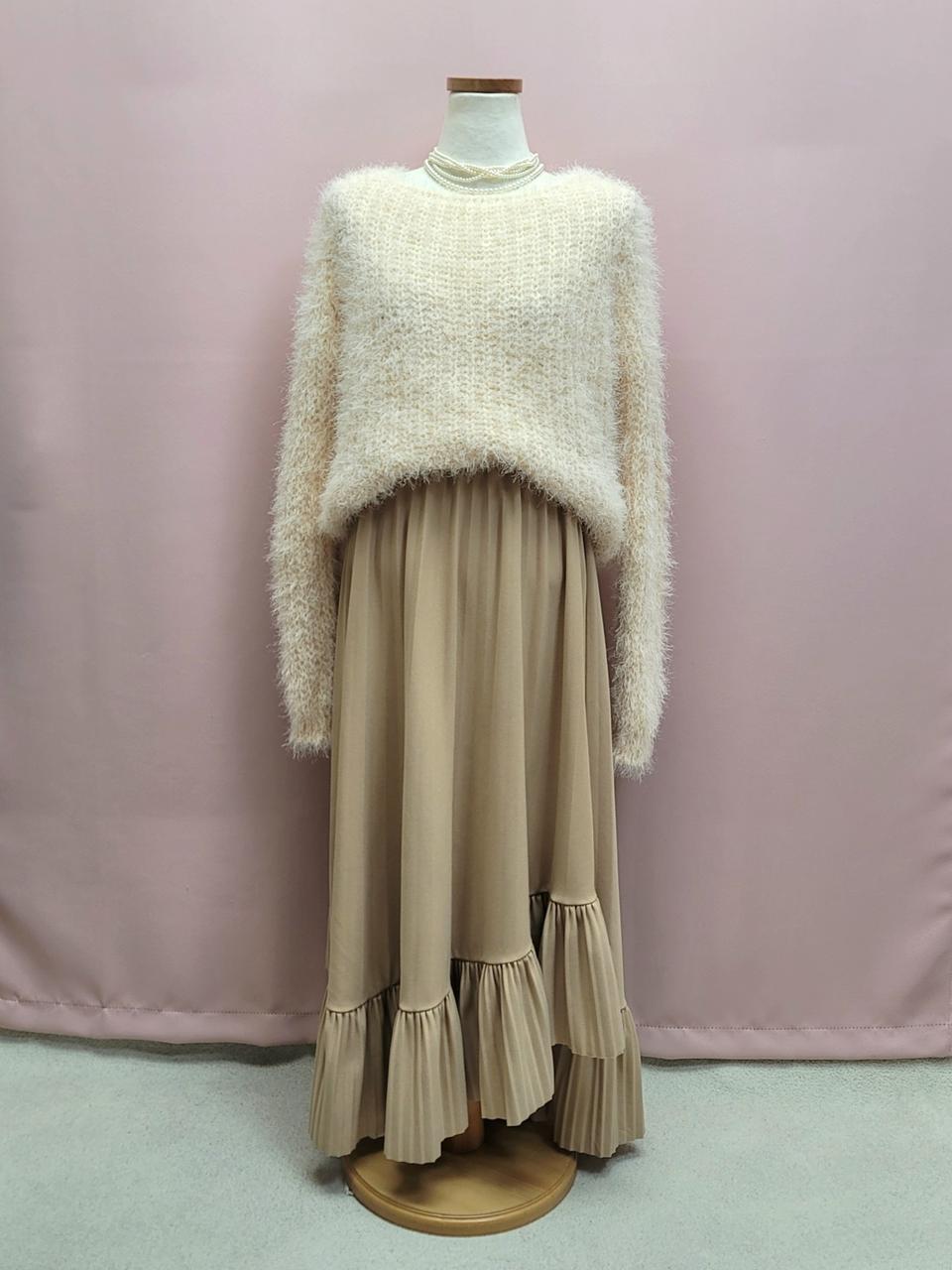 베이지 플리츠 언발 롱스커트