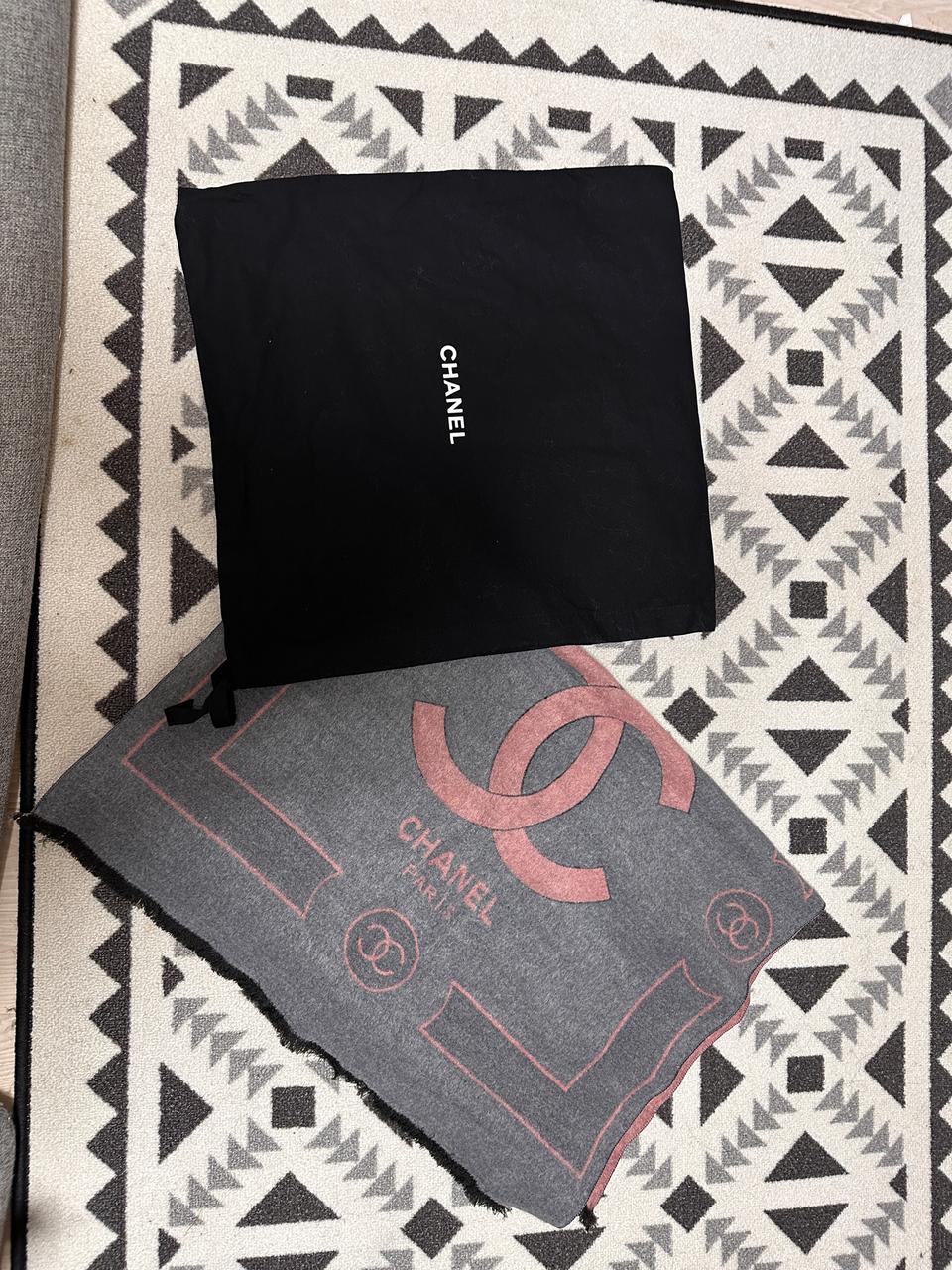 샤넬 이스트백 &머플러 새상품